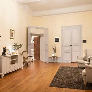 les-suites-de-lhotel-particulier-de-sautet.hotels-rhonealpes.com/